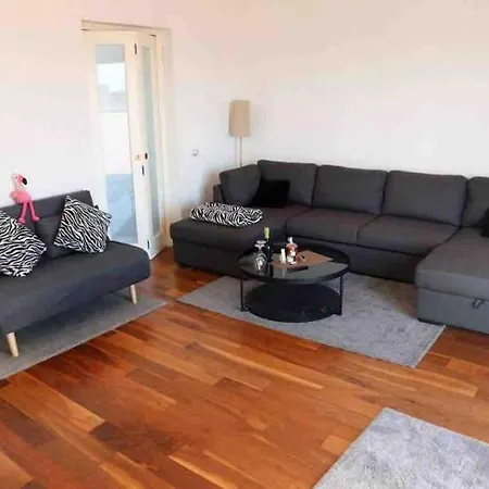 Nikolas Penthouse *