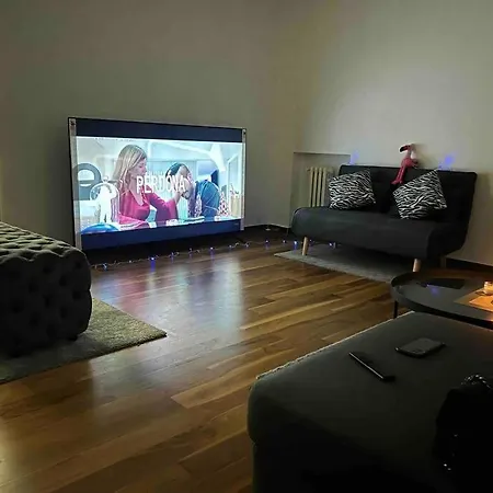 Nikolas Penthouse *